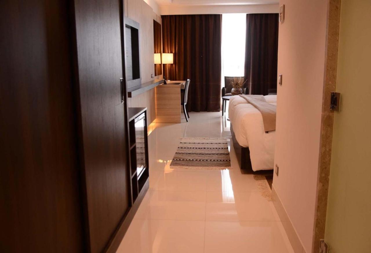 Radisson Hotel Сфакс Екстериор снимка A room at the hotel