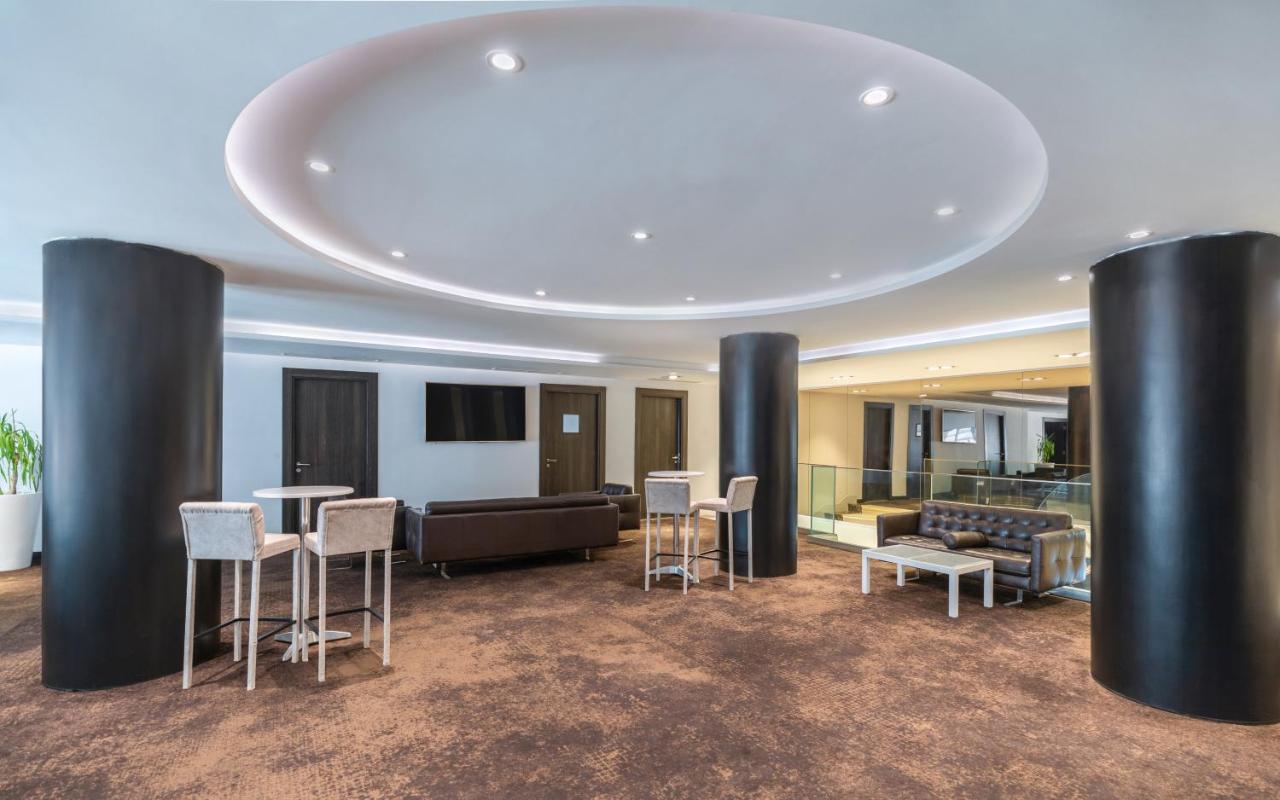 Radisson Hotel Сфакс Екстериор снимка The lounge at the airport