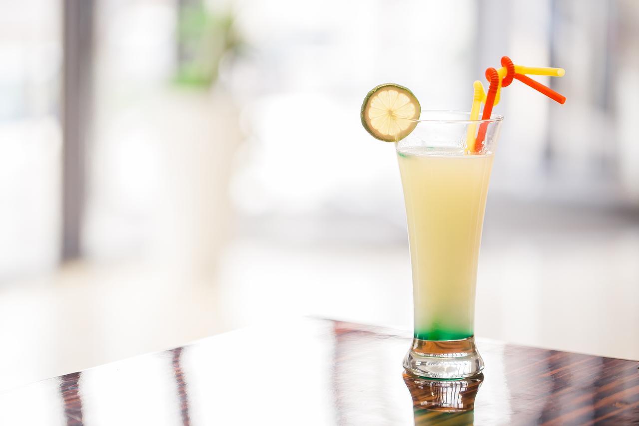 Radisson Hotel Сфакс Екстериор снимка A layered lemonade