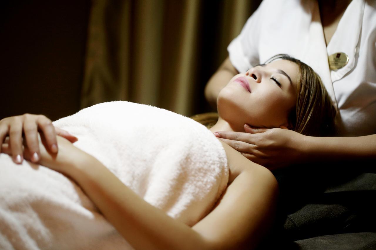 Radisson Hotel Сфакс Екстериор снимка Thai massage