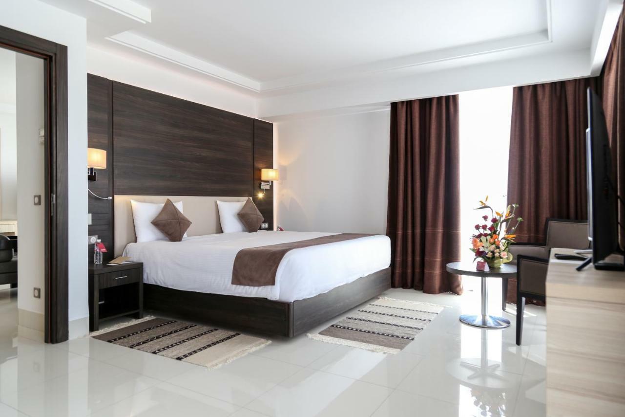 Radisson Hotel Сфакс Екстериор снимка A bedroom at the hotel