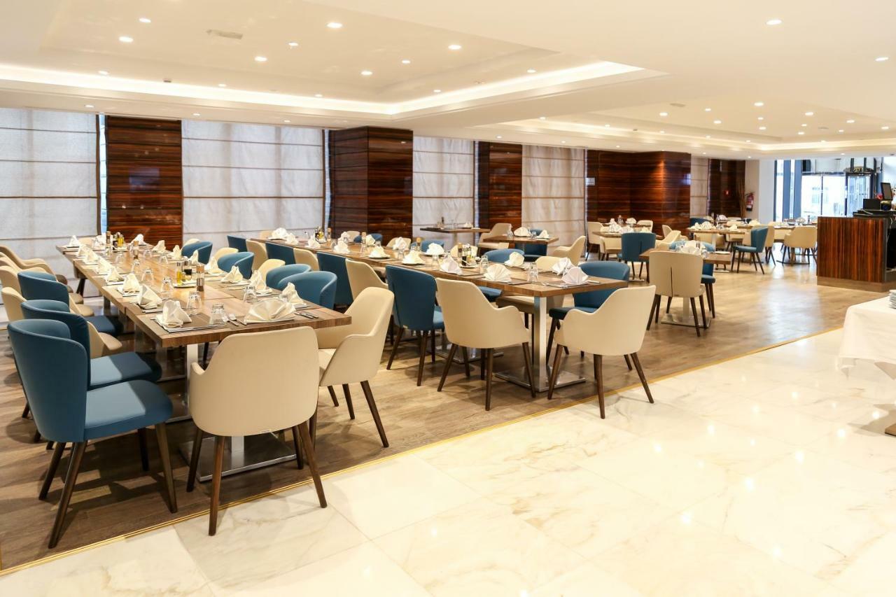 Radisson Hotel Сфакс Екстериор снимка The restaurant